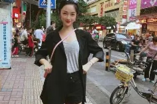 继岳云鹏后 向佐也说了娱乐圈的一些事情关晓彤也没逃过