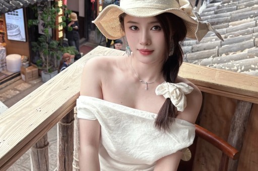陈翔为女友庆生否认与毛晓彤交往时出轨网友：希望杨玏来保护毛晓彤