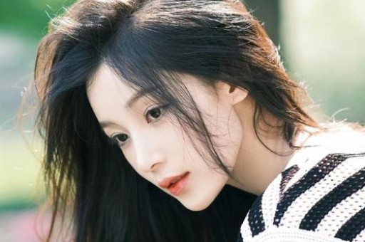 虞书欣最害怕的事发生了女同学下场倒油圈内霸凌只是冰山一角